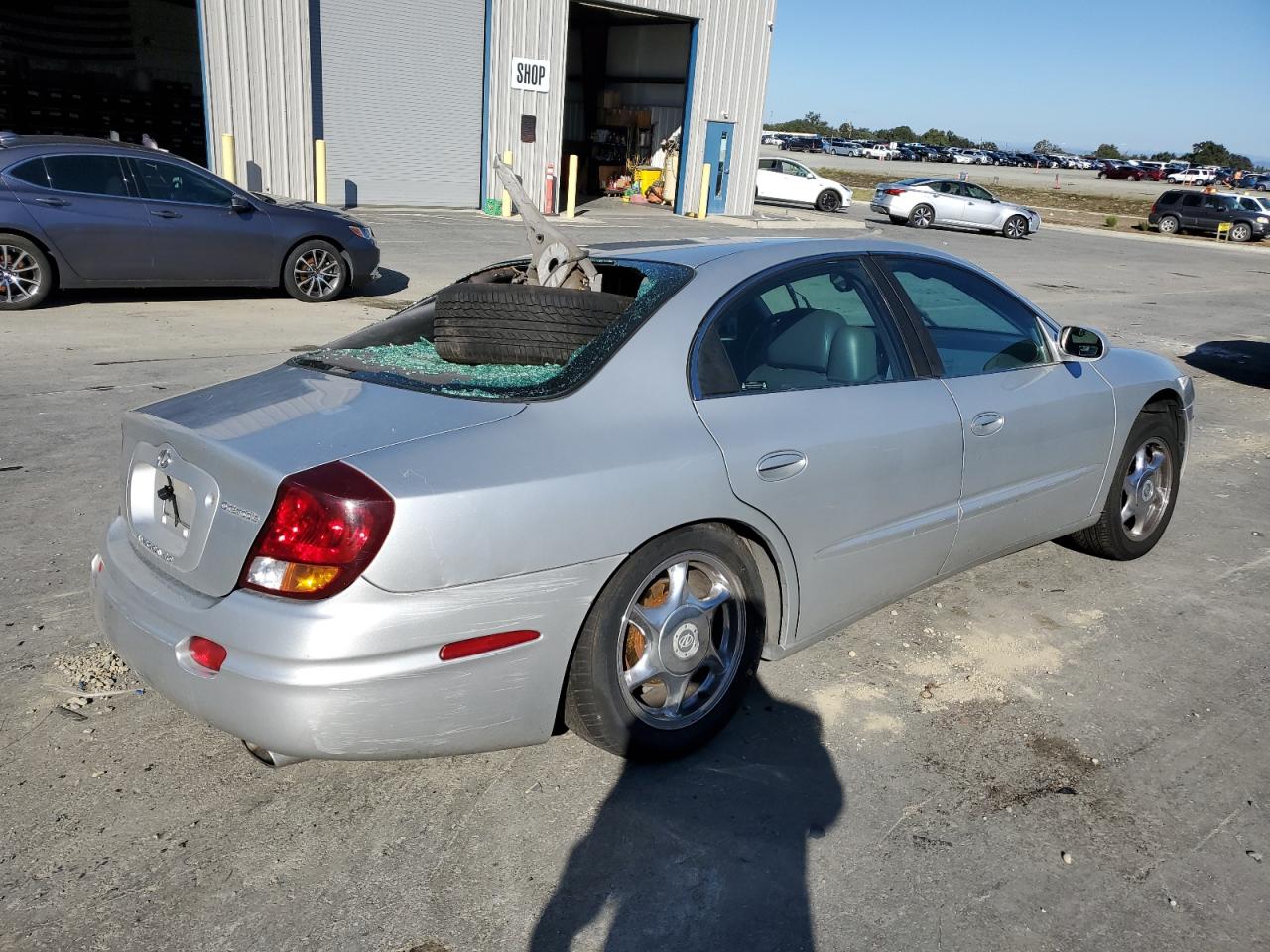 Oldsmobile Aurora 4.0 Image 3