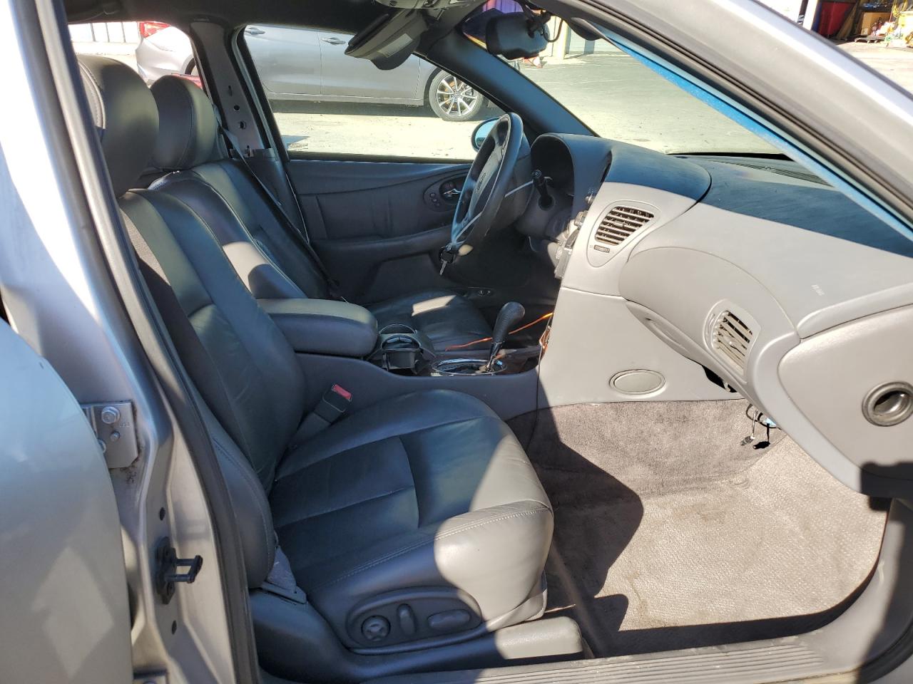 Oldsmobile Aurora 4.0 Image 9