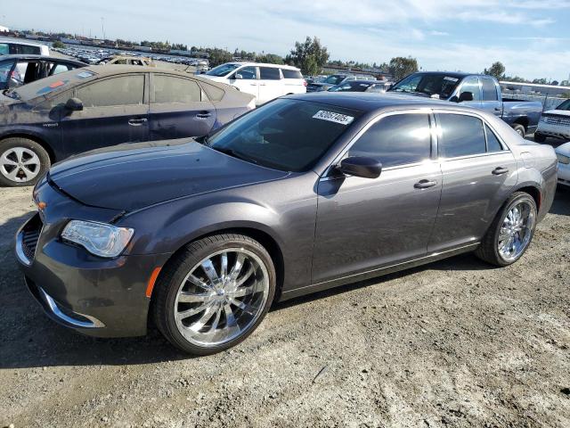  Salvage Chrysler 300