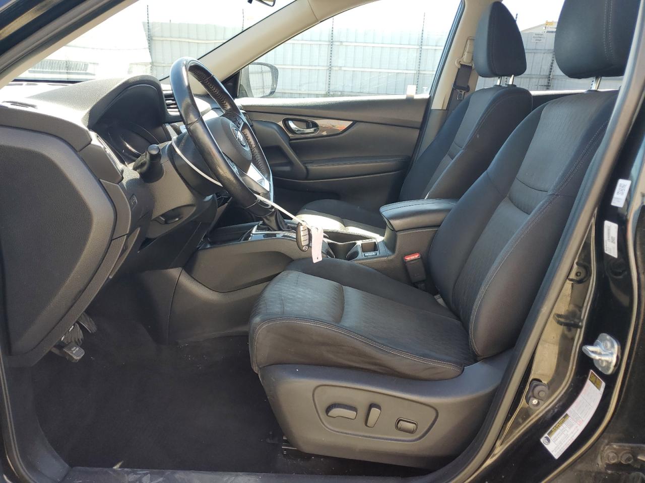 Nissan Rogue S Image 3