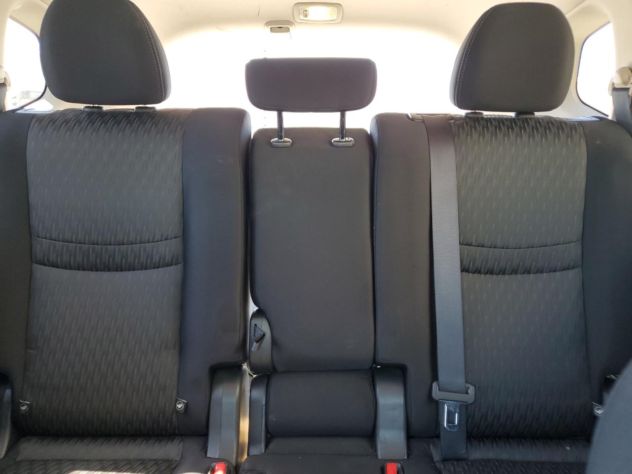 Nissan Rogue S Image 8