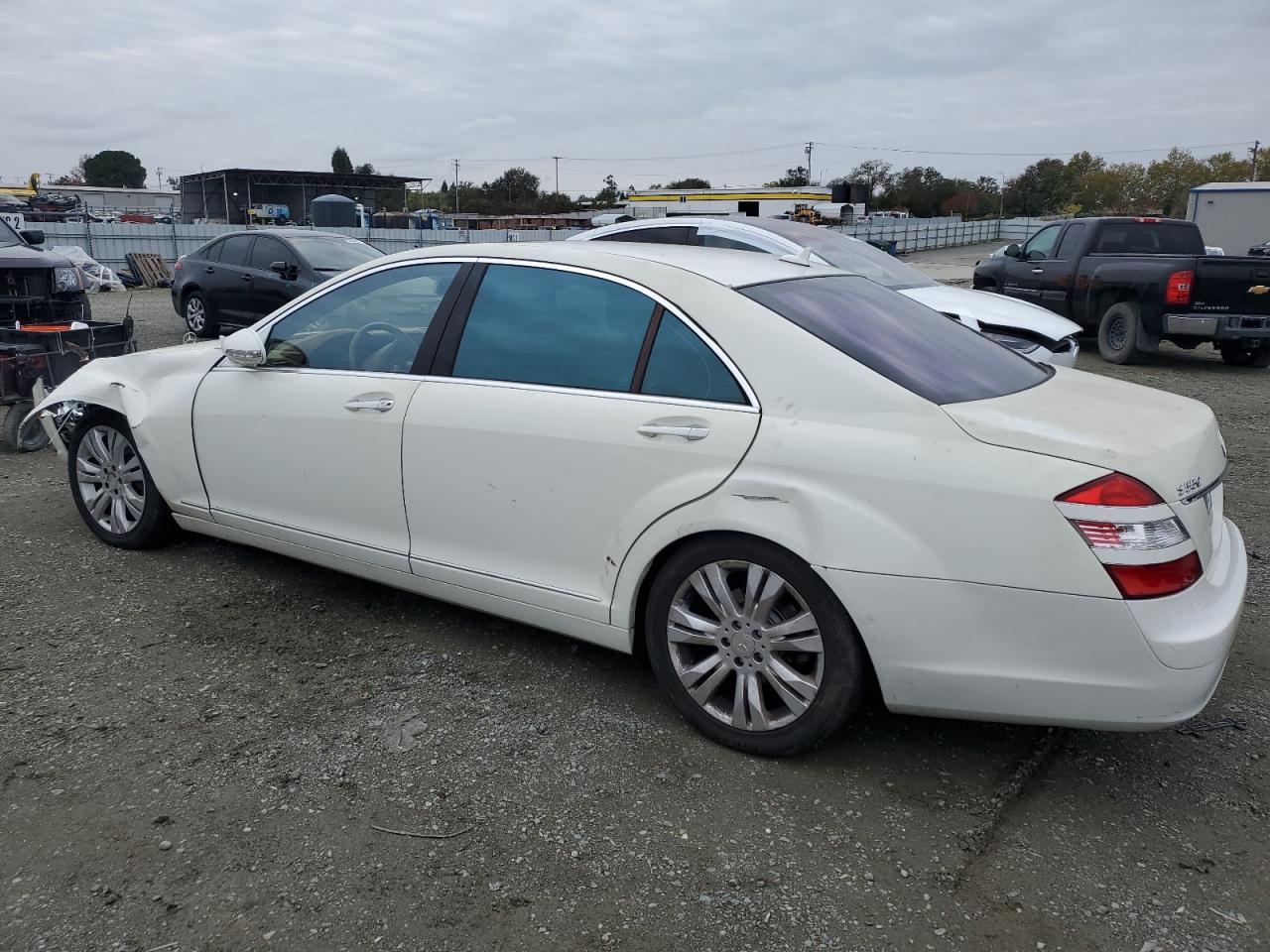 Mercedes-Benz S-Class 550 Image 4