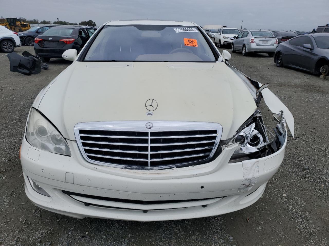 Mercedes-Benz S-Class 550 Image 5