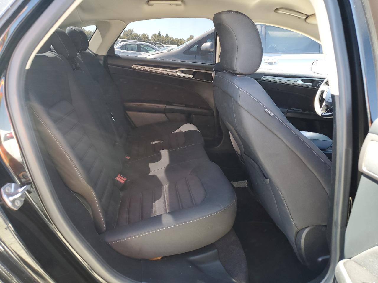 Ford Fusion Se Image 3