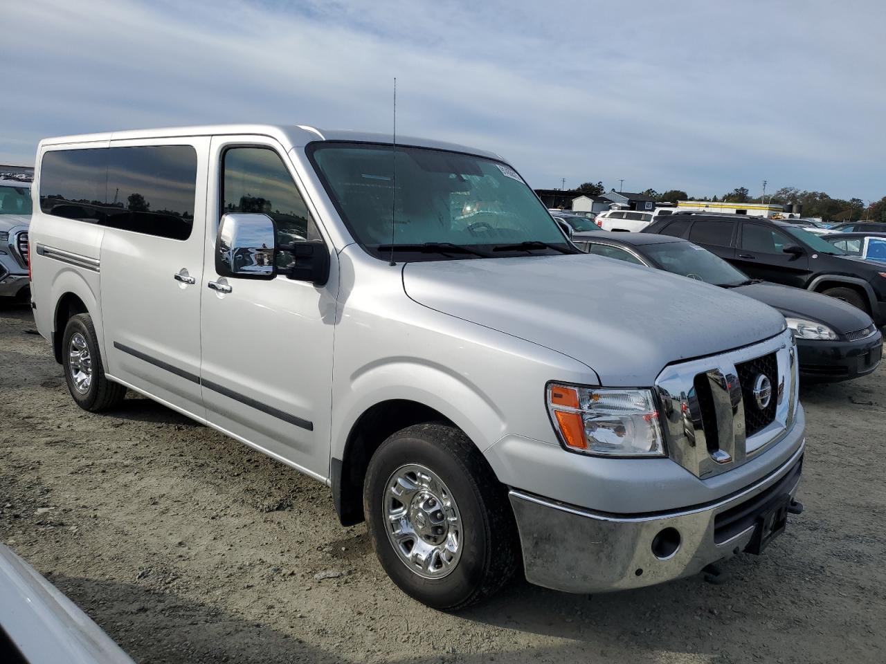 Nissan Nv 3500 S Image 3