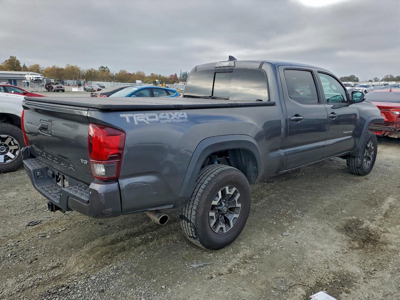 Toyota Tacoma Double Cab Image 2