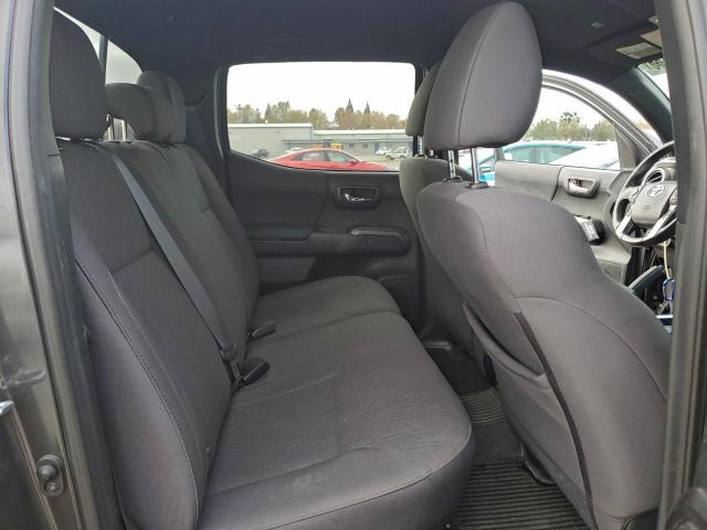 Toyota Tacoma Double Cab Image 8