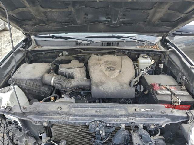 Toyota Tacoma Double Cab Image 12