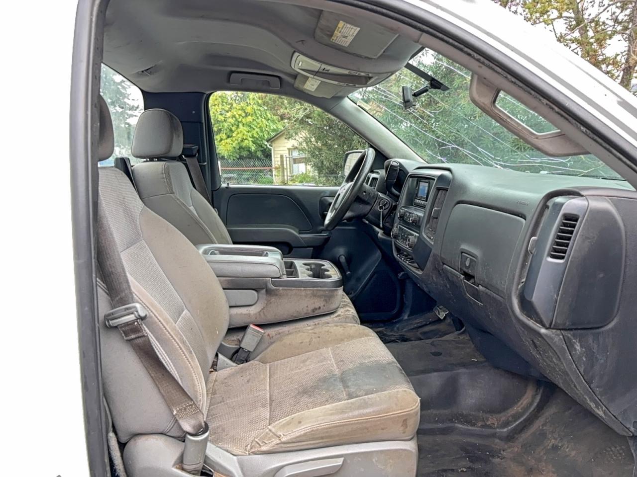 Chevrolet Silverado C1500 Image 6