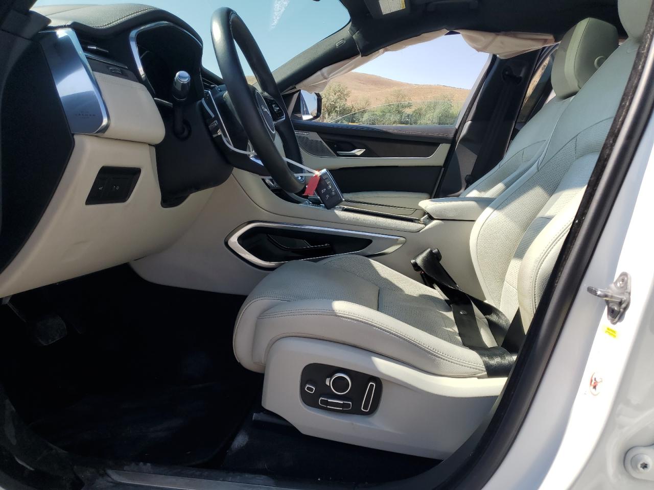 Jaguar F-PACE R-dynamic S Image 3