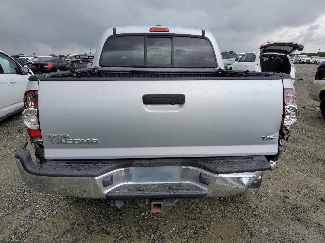 Toyota Tacoma Double Cab Image 11