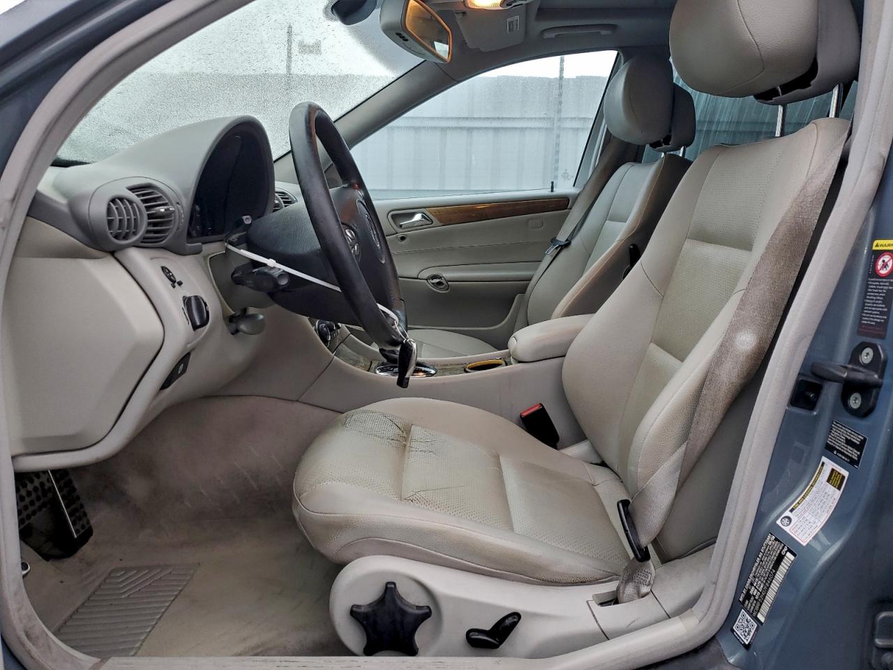 Mercedes-Benz C-Class 230 Image 3