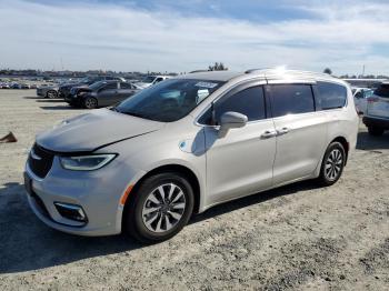  Salvage Chrysler Pacifica