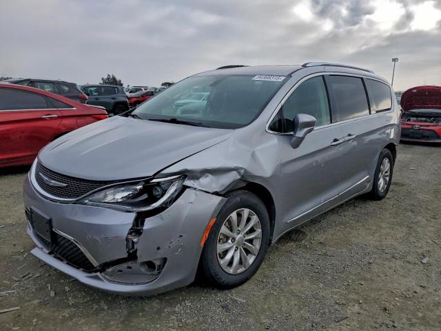  Salvage Chrysler Pacifica