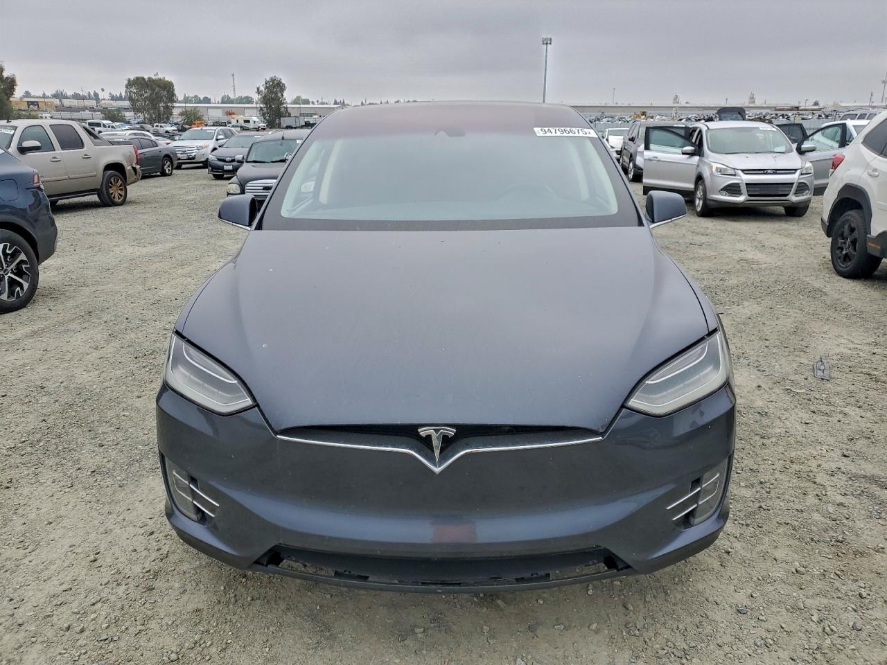 Tesla Model X Image 4