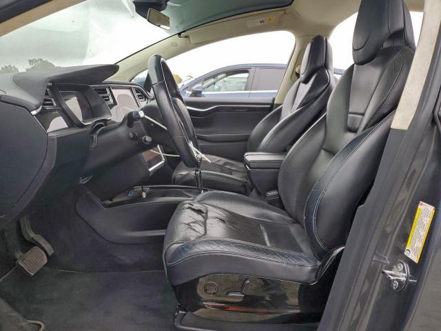 Tesla Model X Image 11