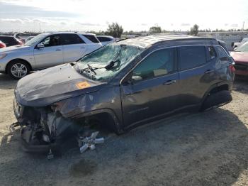  Salvage Jeep Compass