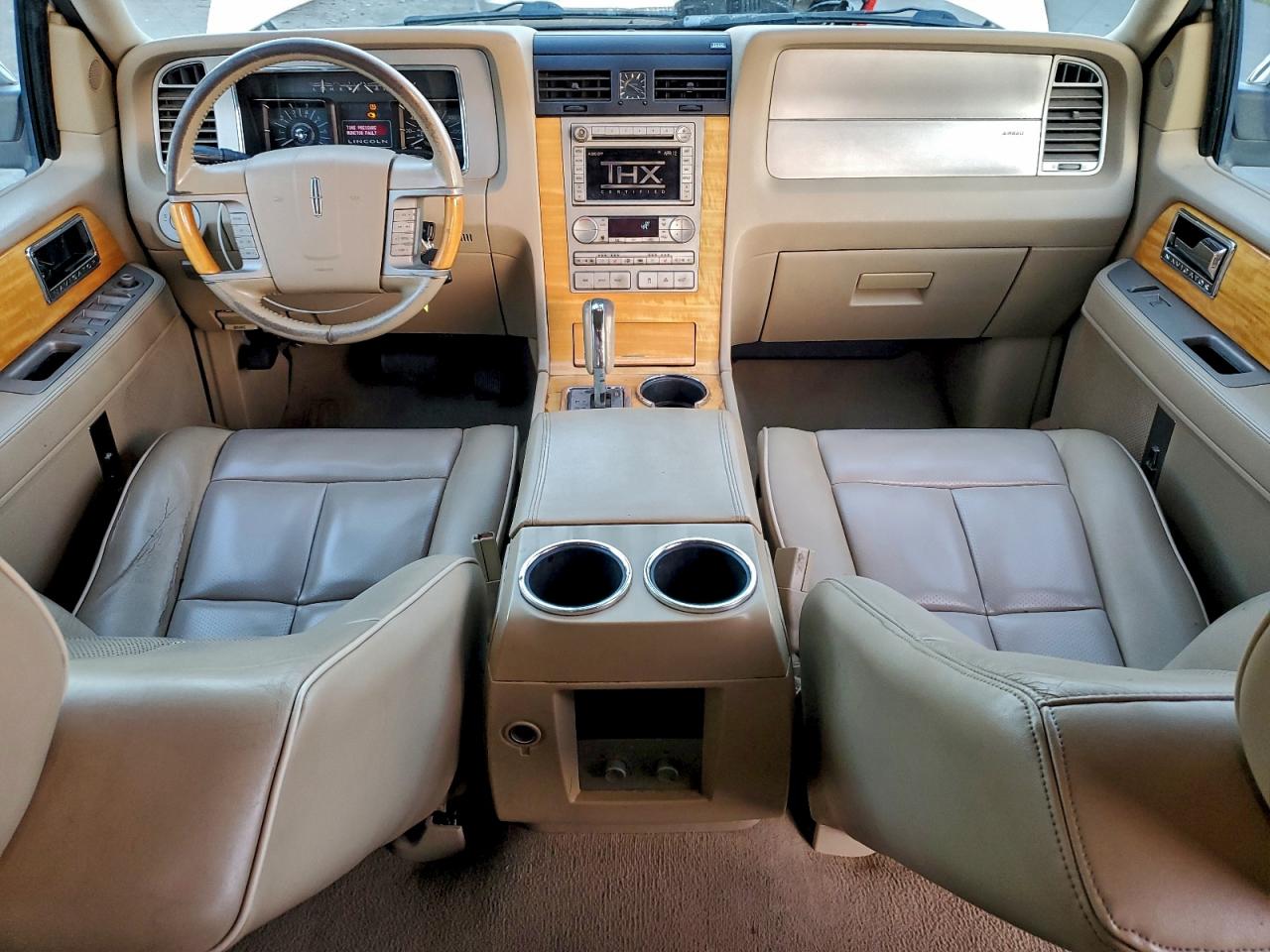 Lincoln Navigator Image 13