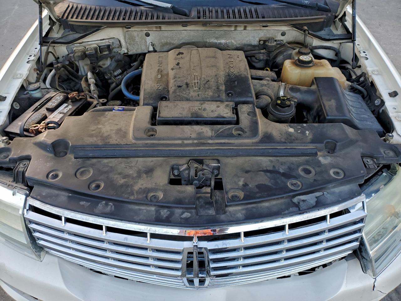 Lincoln Navigator Image 6