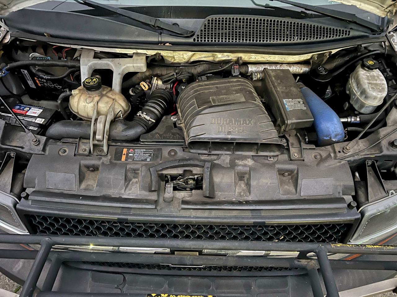 Chevrolet Express Image 2