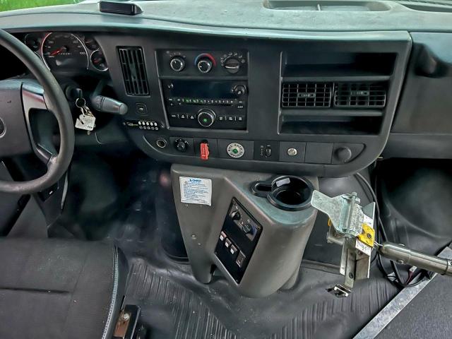 Chevrolet Express Image 9