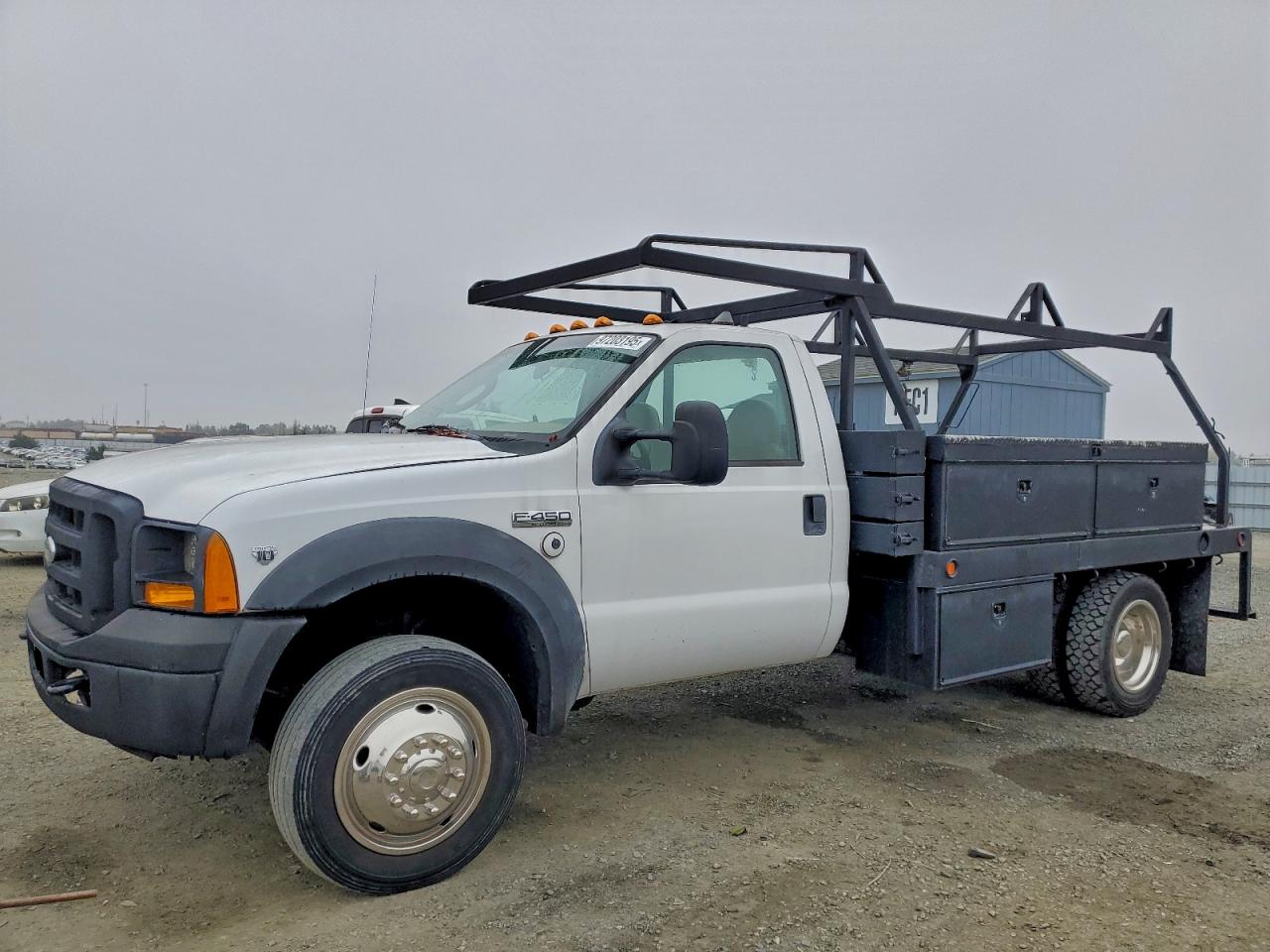 Ford F-450 Super Duty Image 1