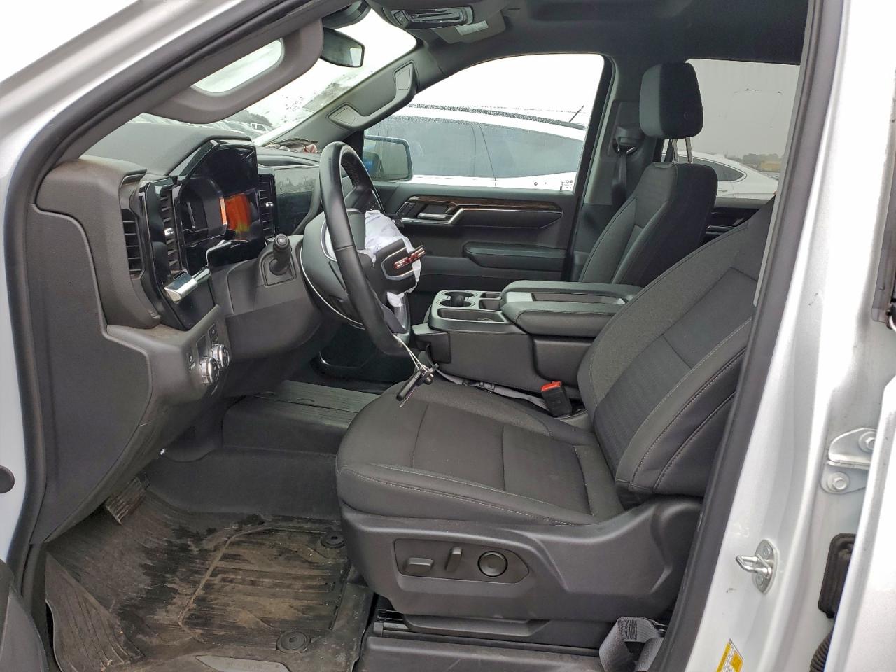 GMC Sierra C1500 Elevation Image 9