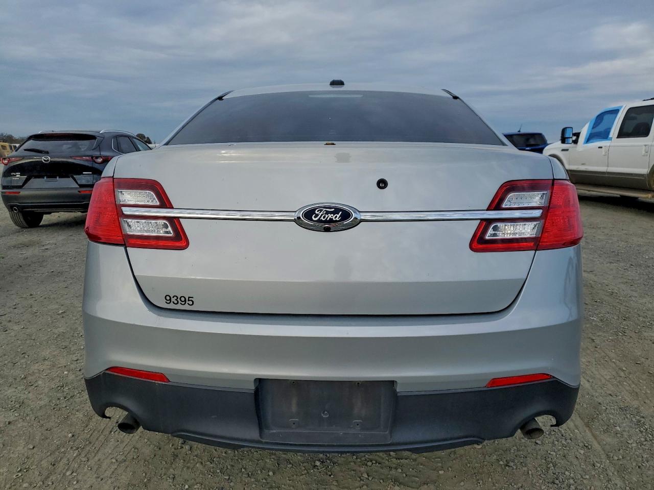 Ford Taurus Police Interceptor Image 10