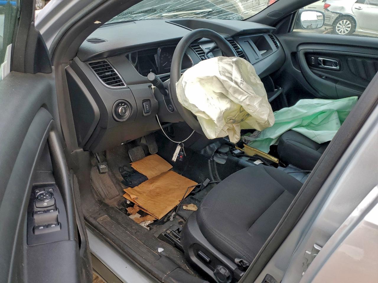 Ford Taurus Police Interceptor Image 11