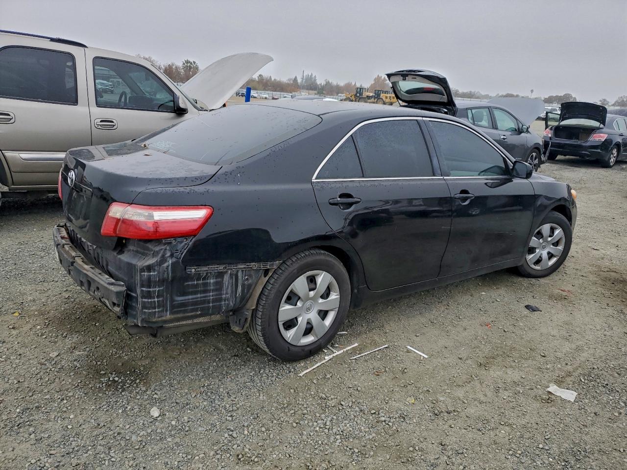 Toyota Camry Base Image 2