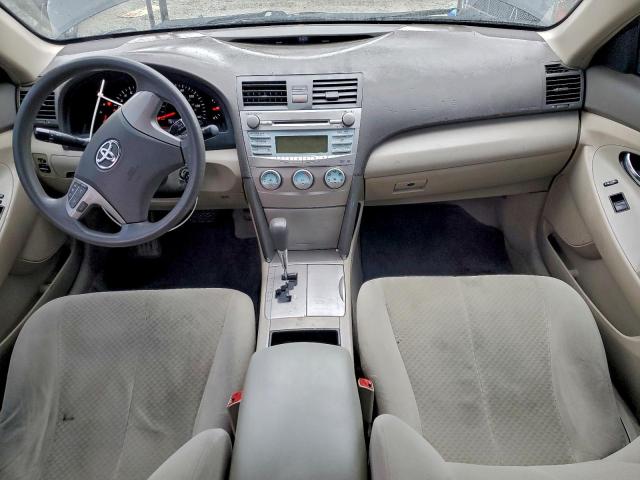 Toyota Camry Base Image 4