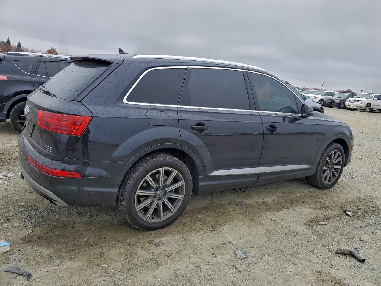 Audi Q7 Premium Plus Image 2