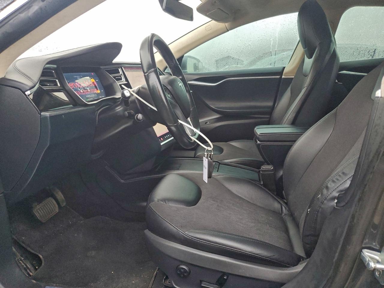 Tesla Model S Image 13