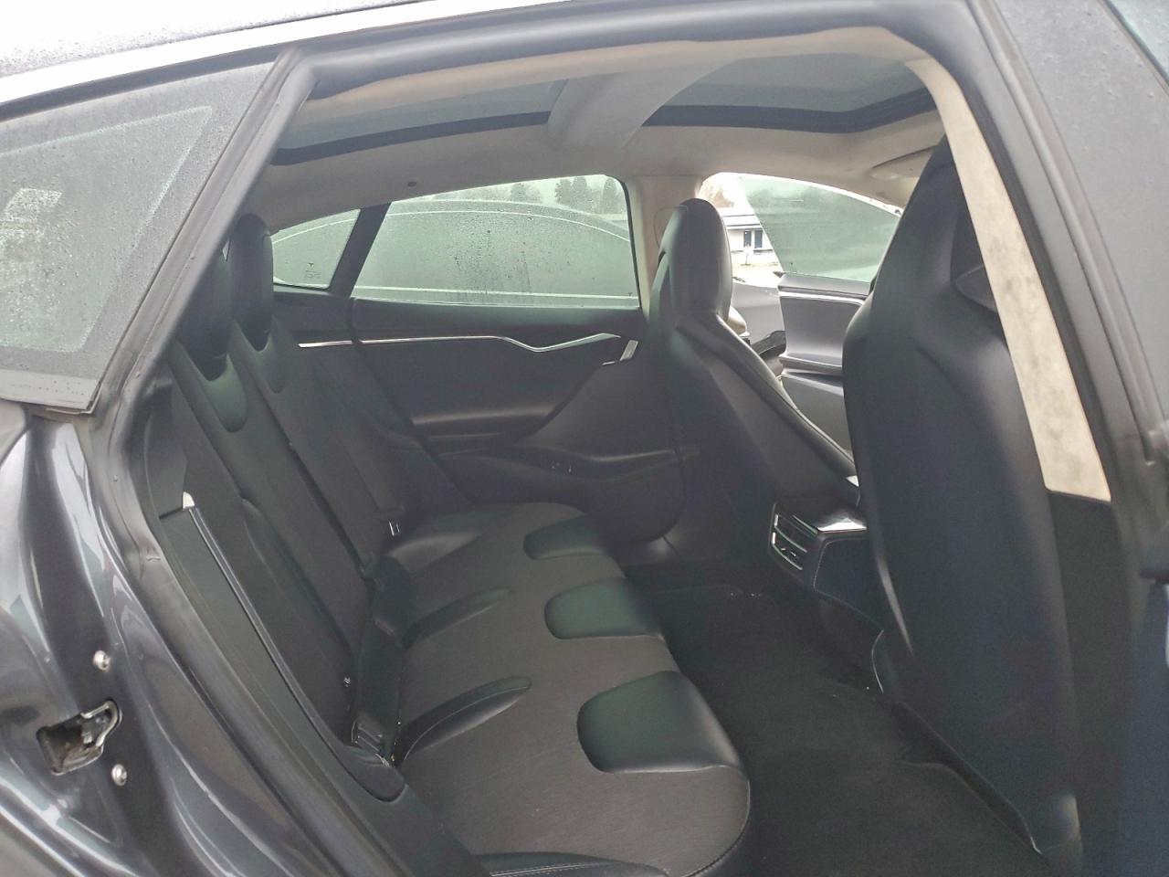 Tesla Model S Image 14