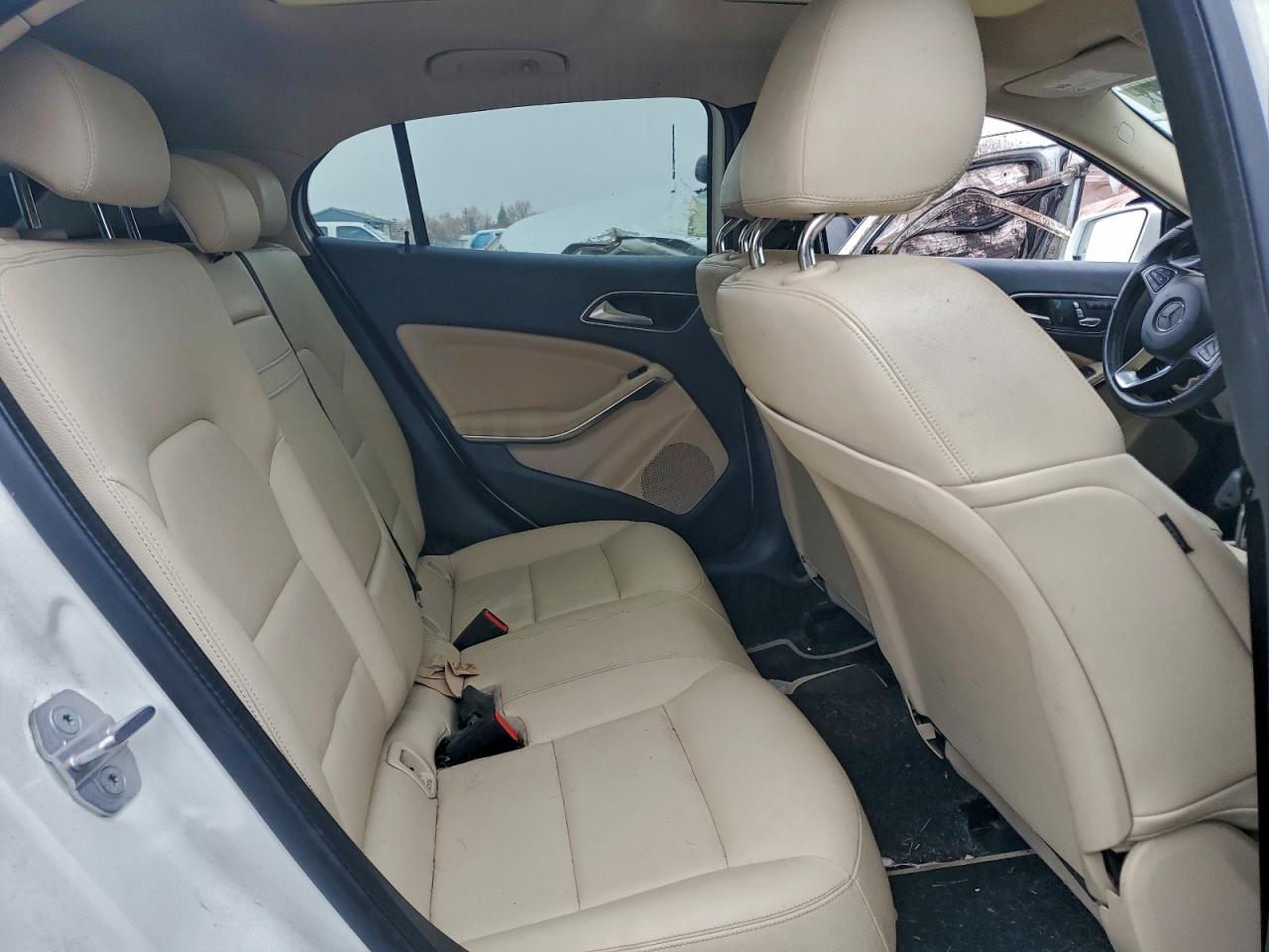 Mercedes-Benz GLA 250 Image 8