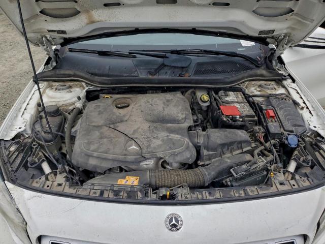 Mercedes-Benz GLA 250 Image 2