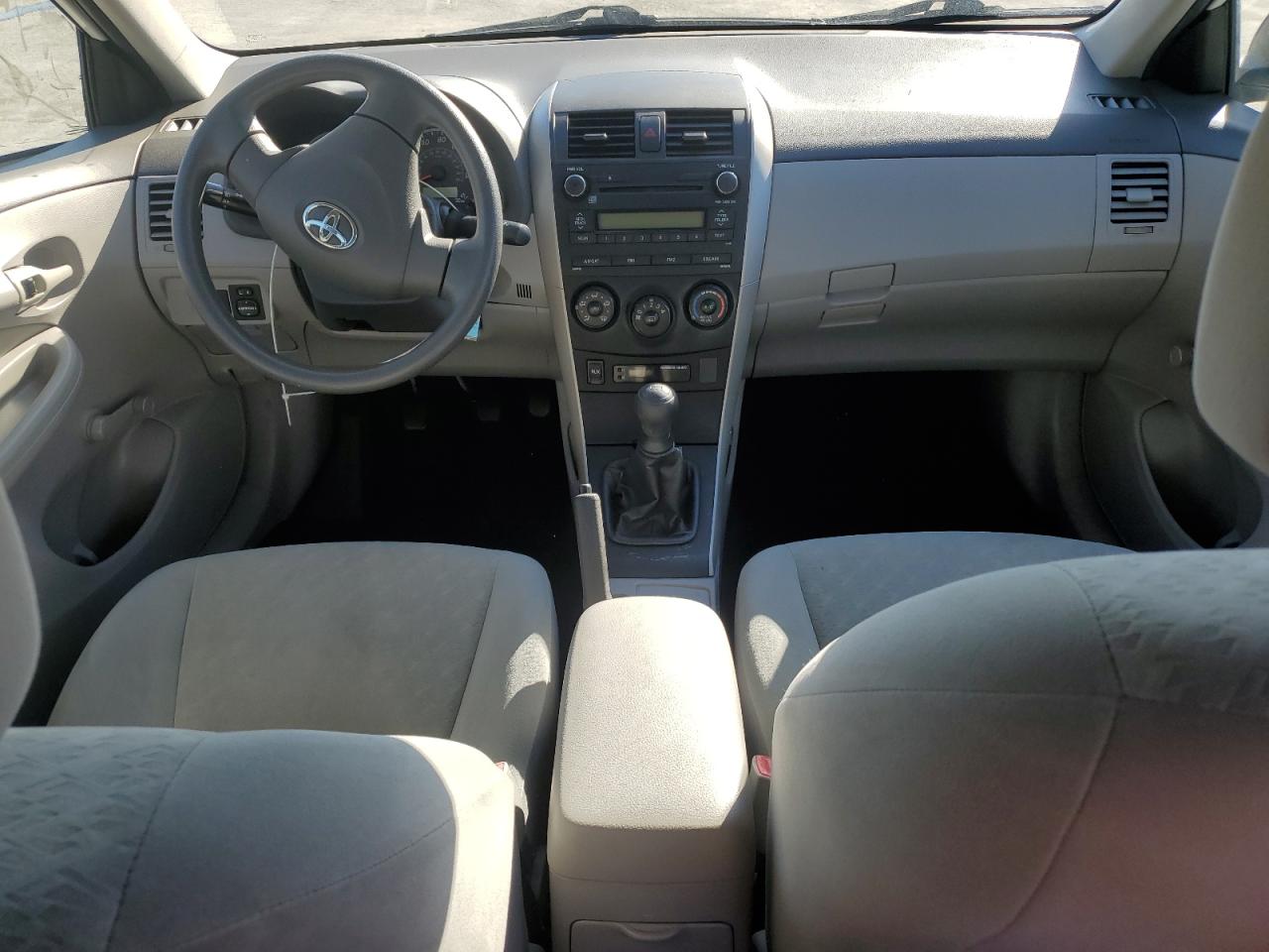 Toyota Corolla Base Image 5