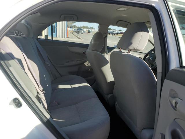 Toyota Corolla Base Image 11