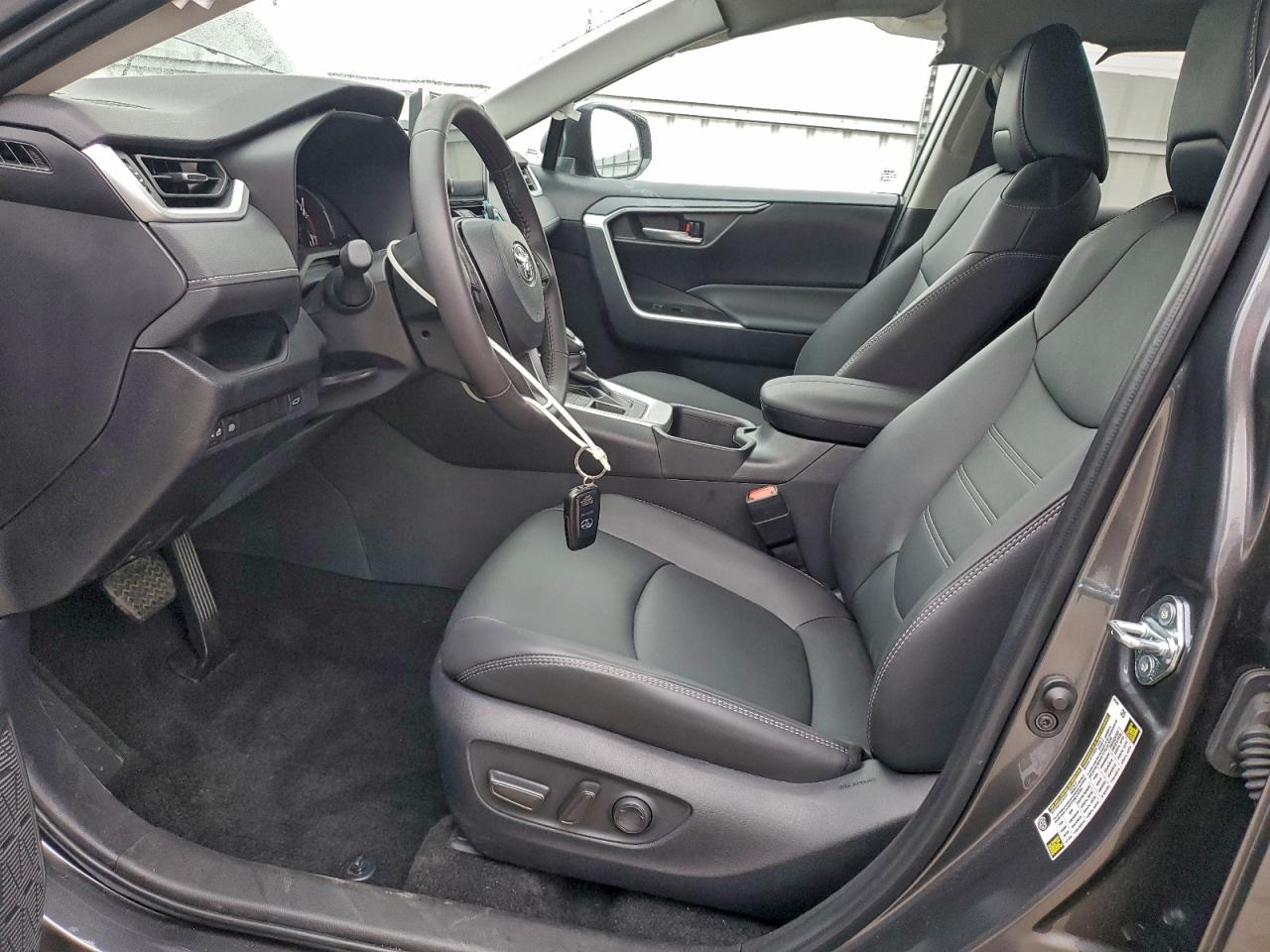 Toyota RAV4 Xle Premium Image 12