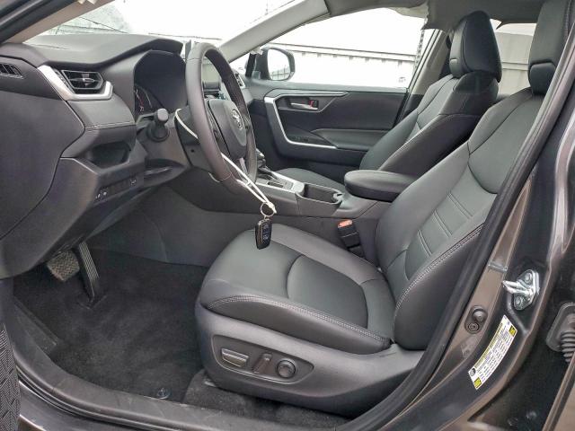 Toyota RAV4 Xle Premium Image 12