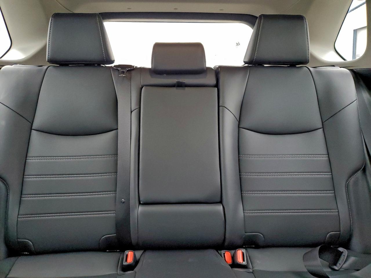 Toyota RAV4 Xle Premium Image 9