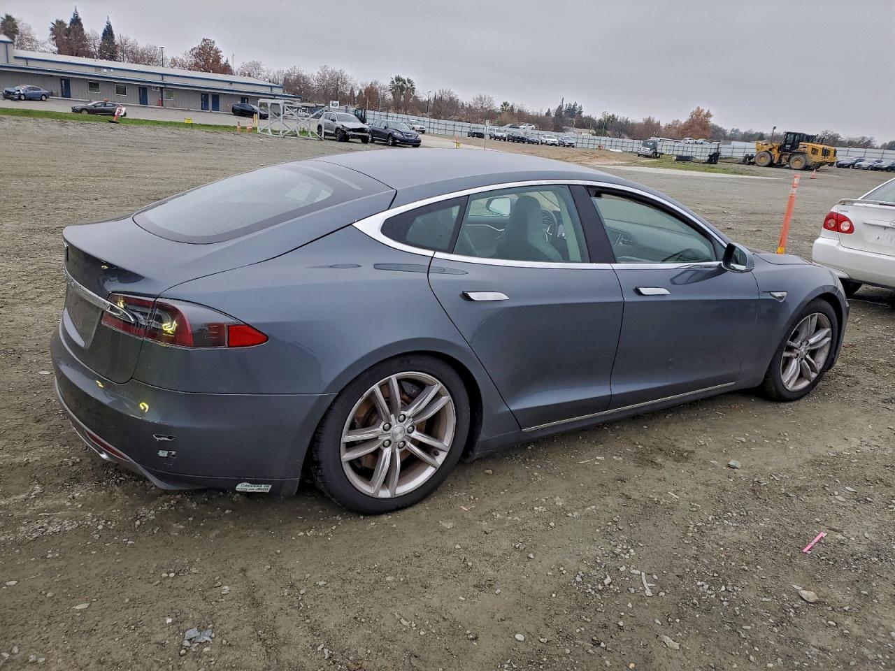 Tesla Model S Image 6