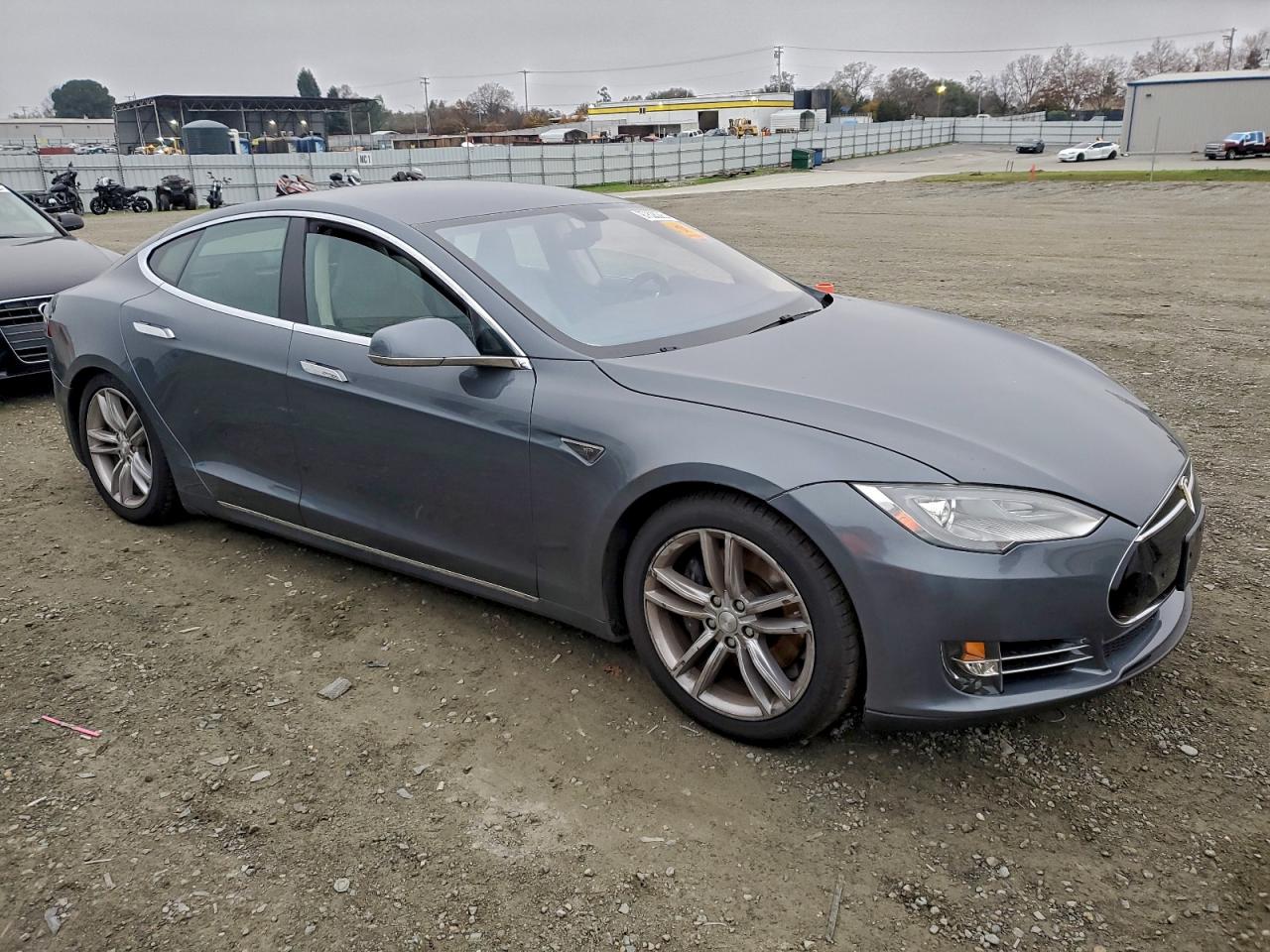 Tesla Model S Image 10