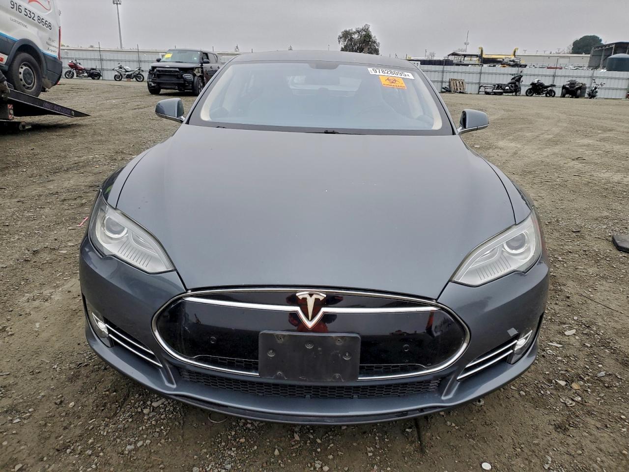 Tesla Model S Image 7