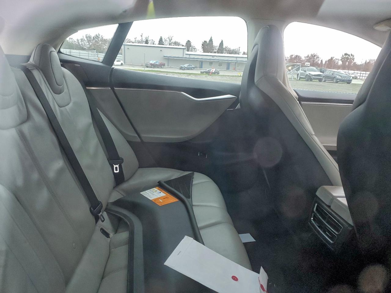 Tesla Model S Image 5