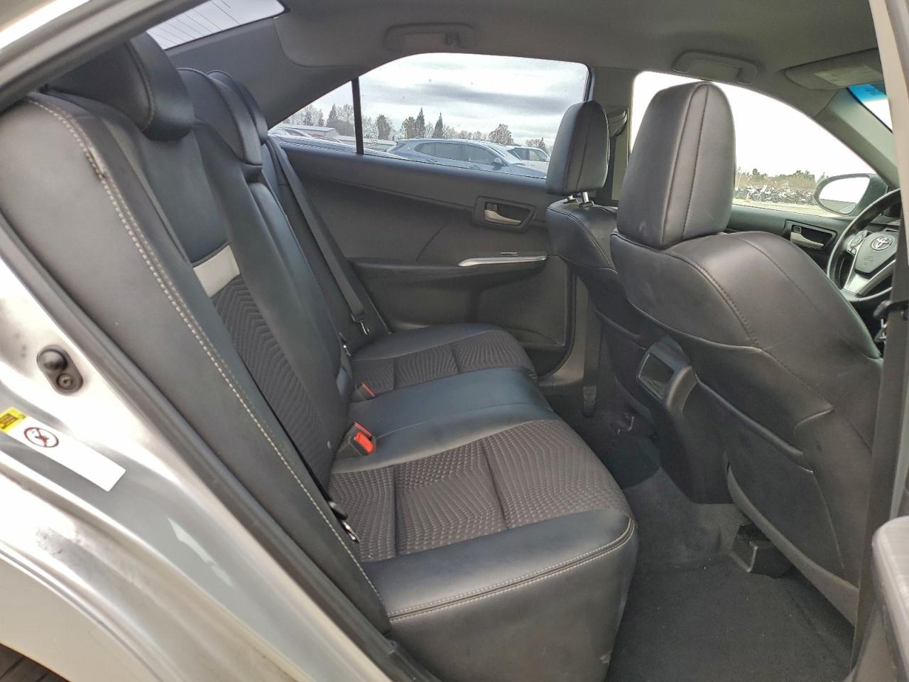 Toyota Camry L Image 10