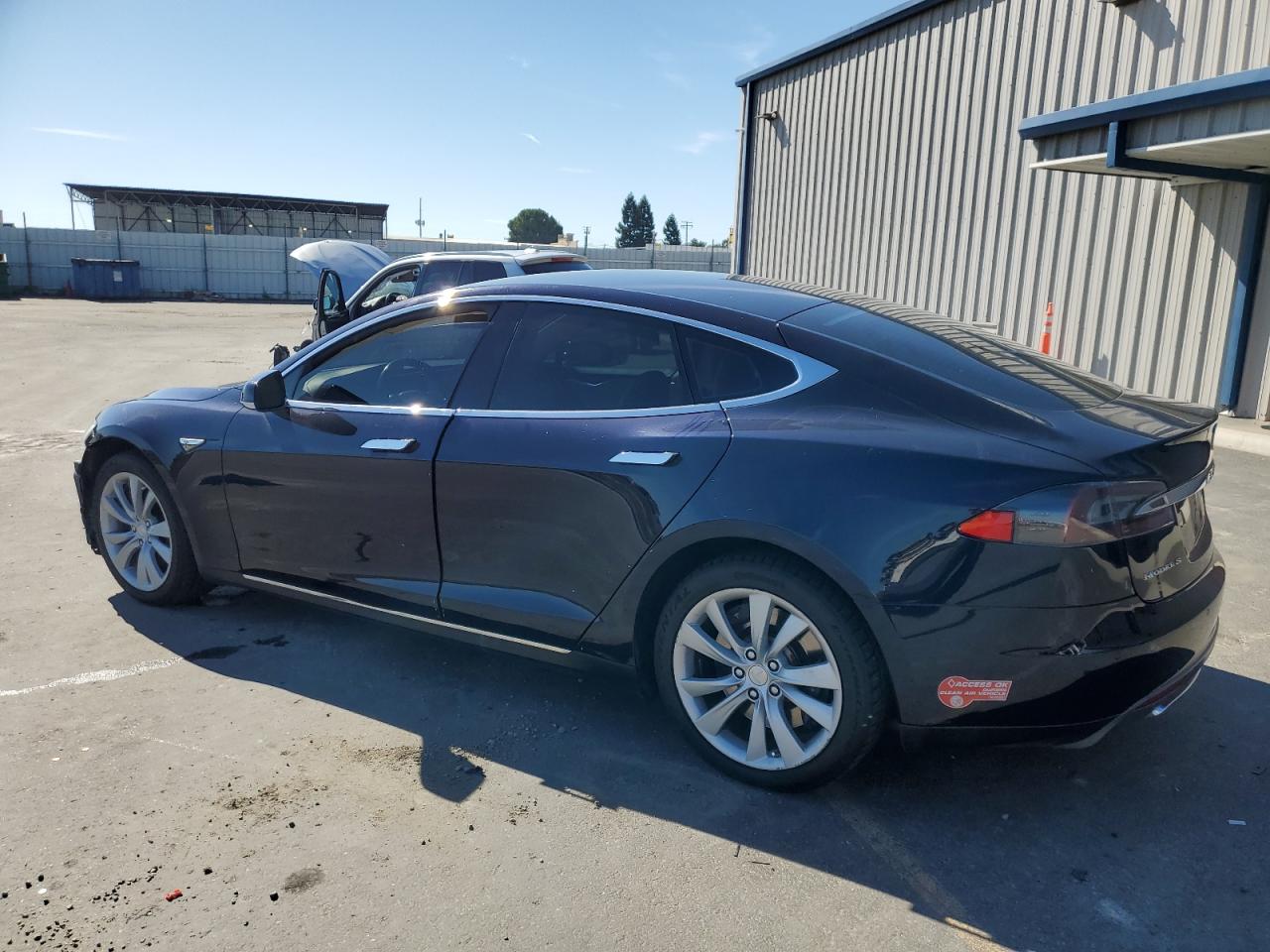 Tesla Model S Image 3