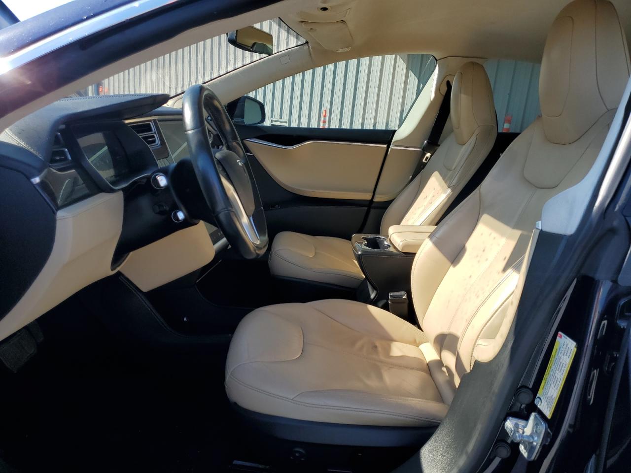 Tesla Model S Image 7