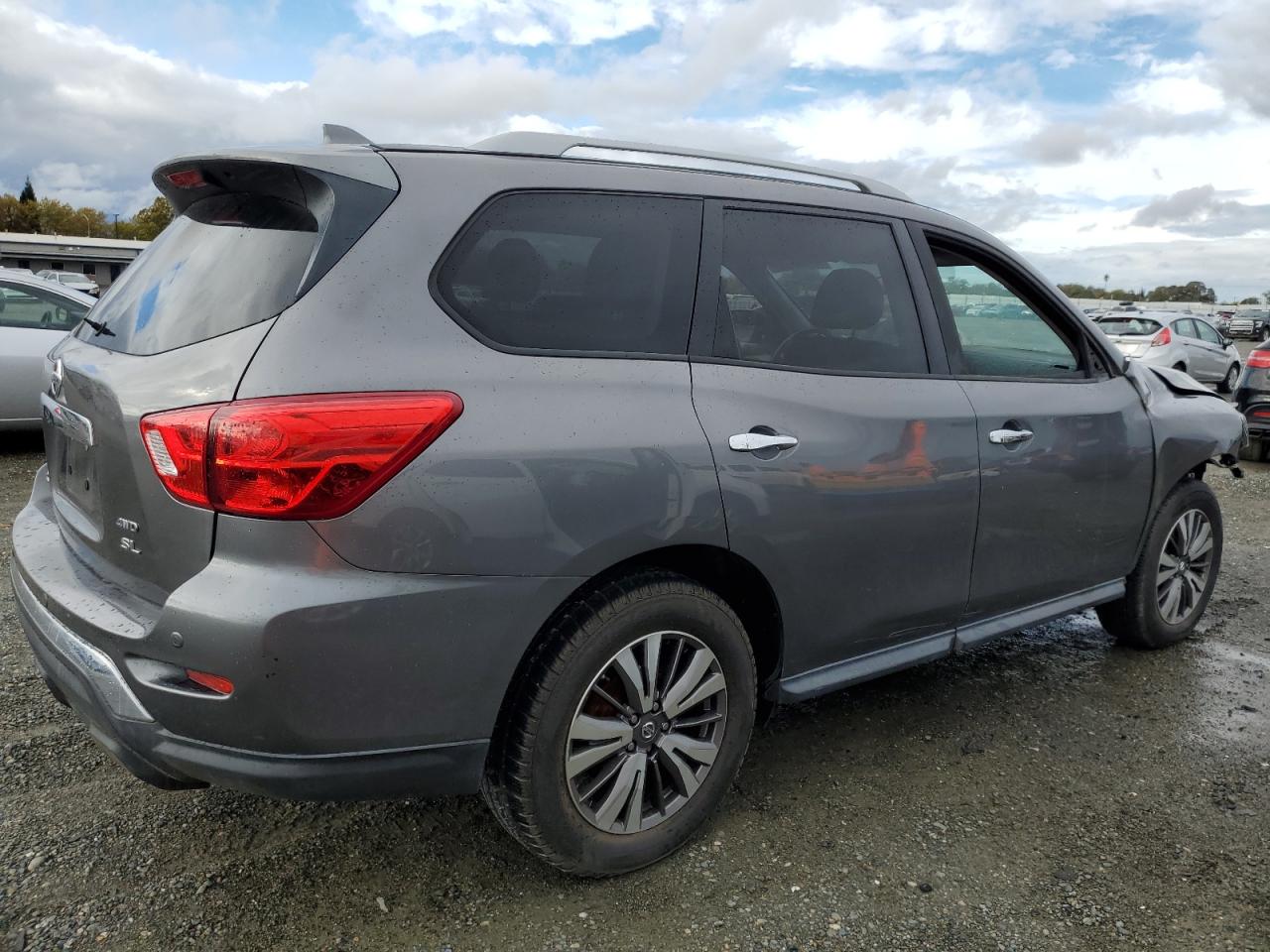 Nissan Pathfinder S Image 13