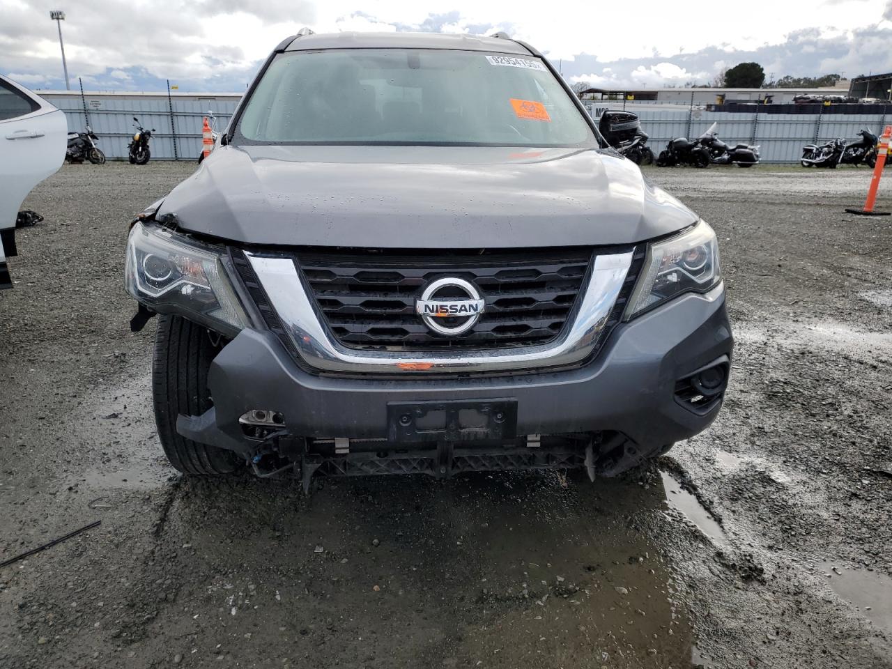 Nissan Pathfinder S Image 6